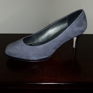 BNIB! Vaneli Suede Pumps 6.5W